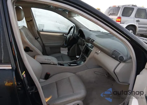 2005 Mercedes-Benz C 230 Kompressor Sport z USA, uszkodzony, nr VIN WDBRF40J15A780564